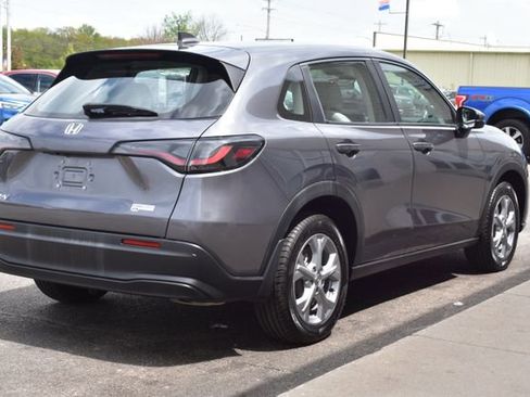 Used 2023 Honda HR-V LX image 9