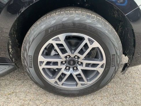 New 2025 Ford Expedition Max Platinum w/ Driver's Package image 29