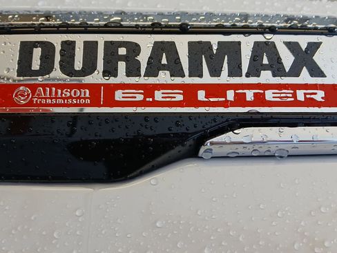 New 2025 GMC Sierra 2500 SLE w/ SLE Value Package; image 4