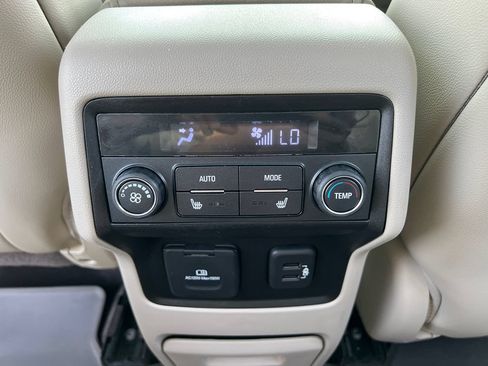 Used 2019 GMC Acadia Denali w/ Technology Package AWD/4WD image 15