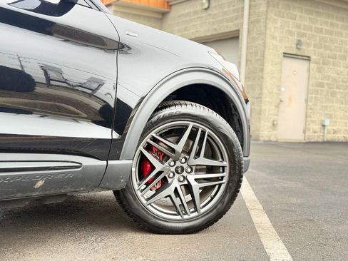 Used 2025 Ford Explorer ST-Line w/ ST-Line Street Pack image 4