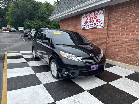 Used 2015 Toyota Sienna XLE AWD/4WD image 1