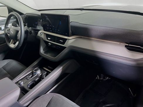 Used 2025 Ford Explorer Active image 26