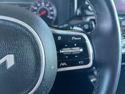 Used 2022 Kia Sorento S image 19