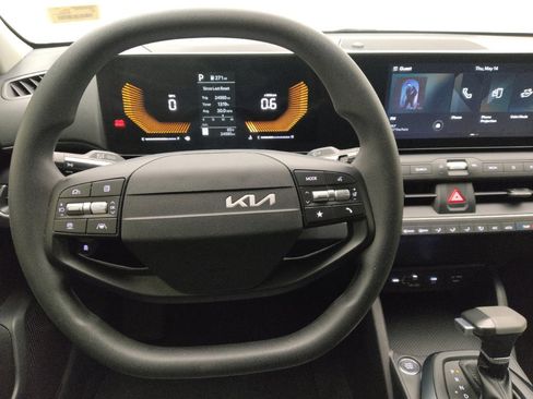 Used 2025 Kia K4 FWD image 22