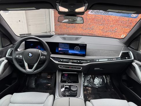 Used 2026 BMW X5 xDrive40i w/ Climate Comfort Package AWD/4WD image 13