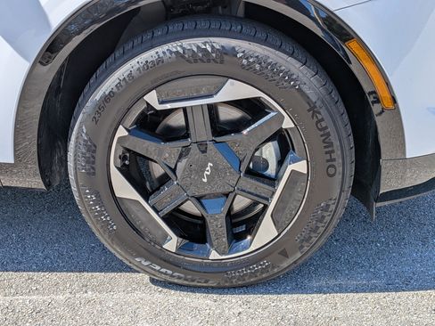 Used 2026 Kia Sportage SX image 11