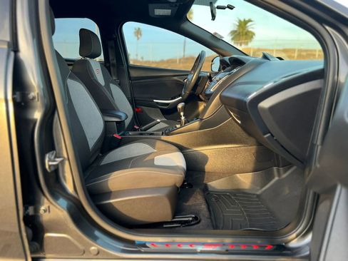 Used 2018 Ford Focus ST image 23
