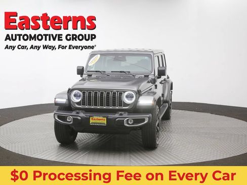 Used 2025 Jeep Wrangler Unlimited Sahara AWD/4WD image 49