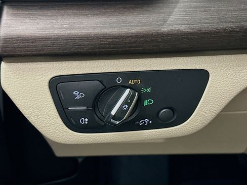 Used 2023 Audi Q5 2.0T Premium w/ Convenience Package image 17