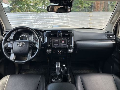 Used 2022 Toyota 4Runner TRD Off-Road Premium AWD/4WD image 19