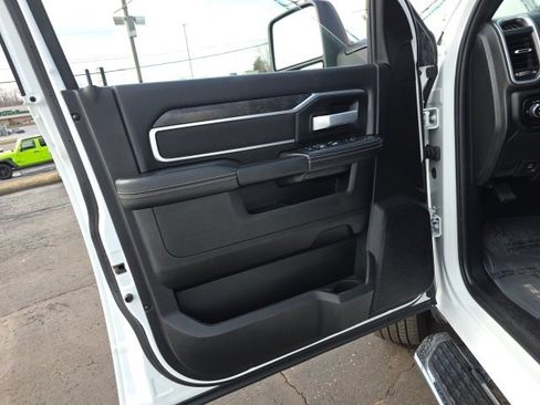 Used 2024 RAM 2500 Big Horn w/ Safety Group image 15