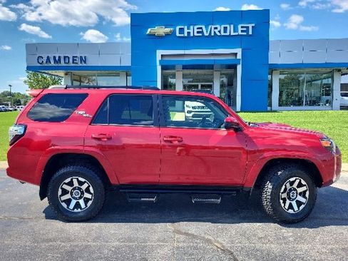 Used 2019 Toyota 4Runner TRD Off-Road AWD/4WD image 18