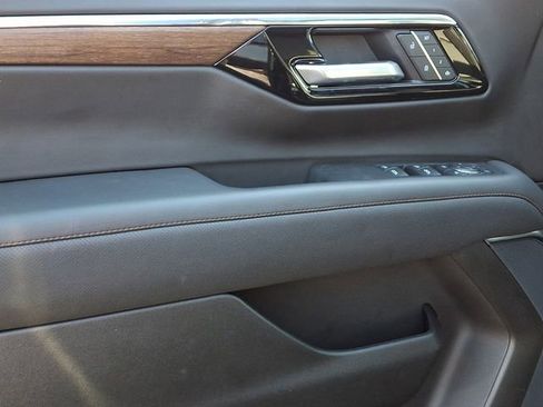 Used 2025 Chevrolet Suburban High Country w/ Sun And Tow Package image 15