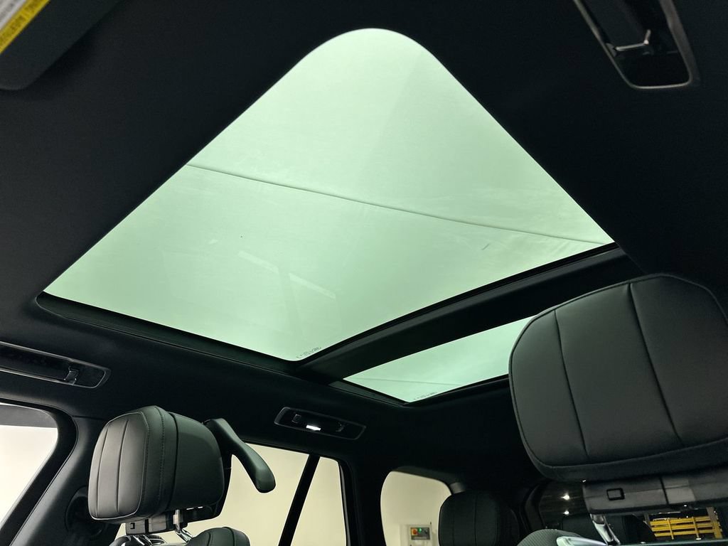 New 2026 Land Rover Range Rover SE AWD/4WD image 11