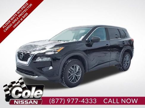 Used 2023 Nissan Rogue S image 1