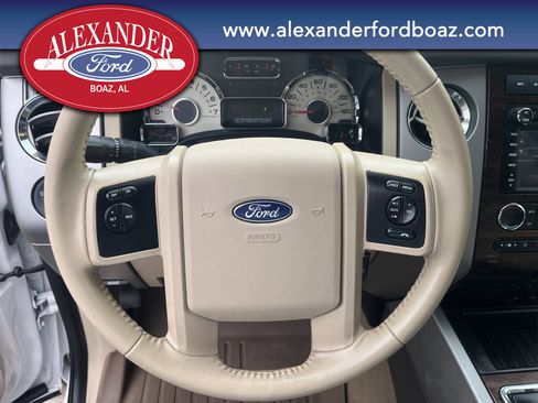 Used 2013 Ford Expedition XLT image 29
