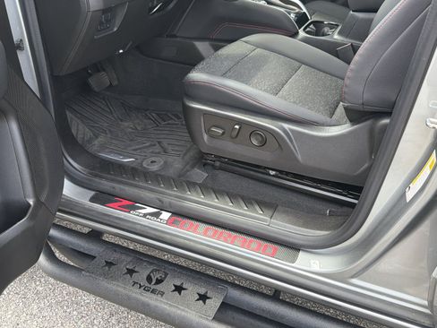 Used 2023 Chevrolet Colorado Z71 w/ Z71 Convenience Package 2 AWD/4WD image 27