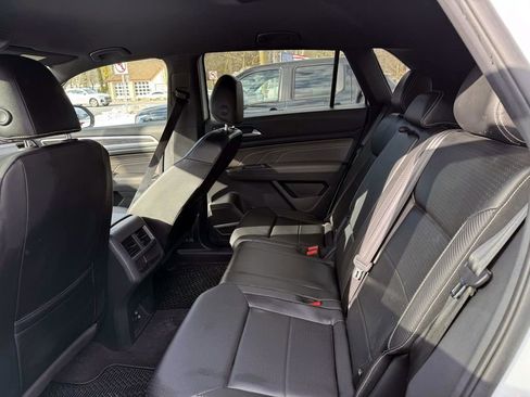 Used 2021 Volkswagen Atlas Cross Sport SE image 11