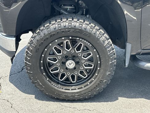 Used 2020 Chevrolet Silverado 1500 LT w/ Trailering Package AWD/4WD image 11