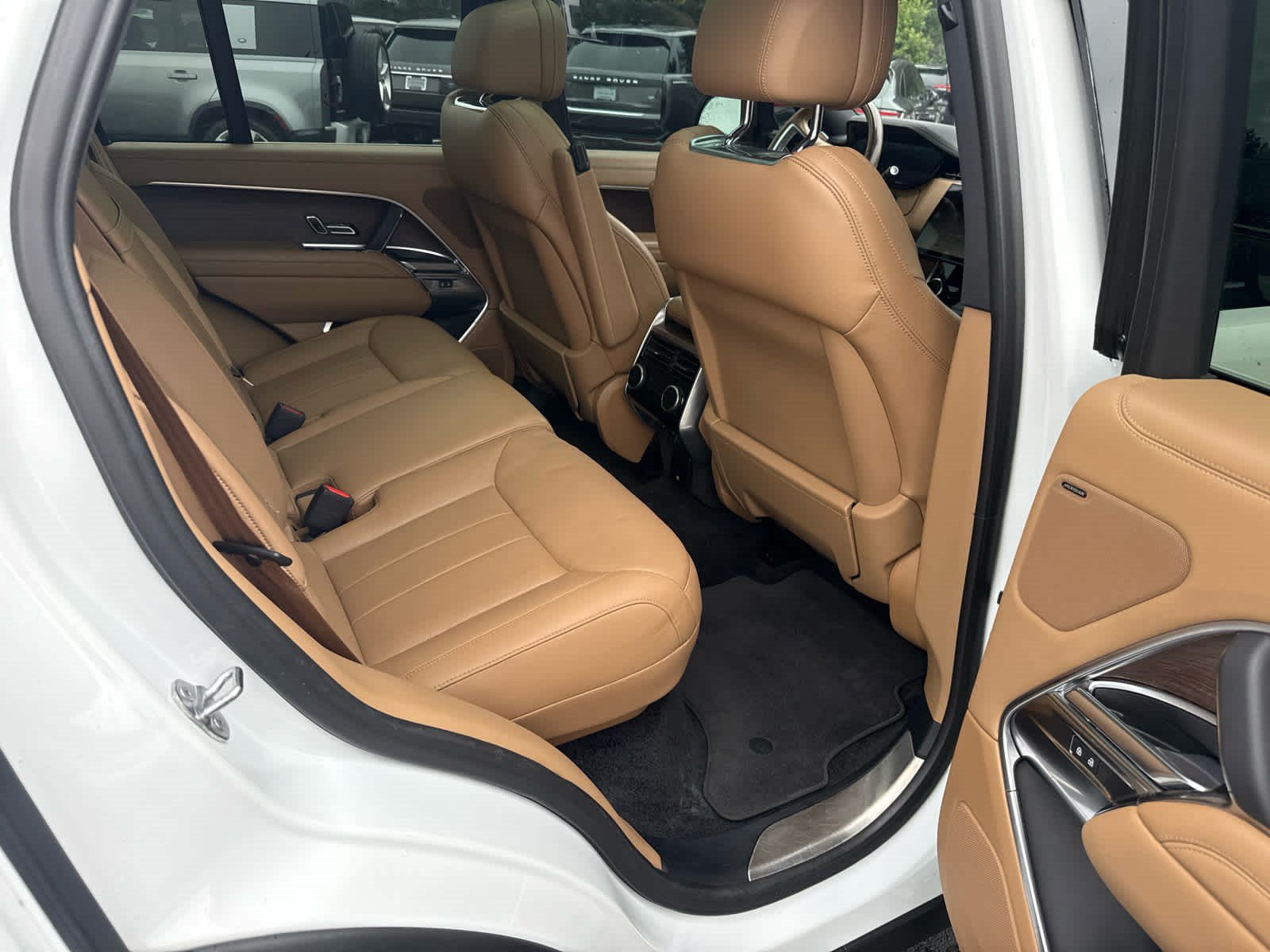 Used 2023 Land Rover Range Rover SE AWD/4WD image 9