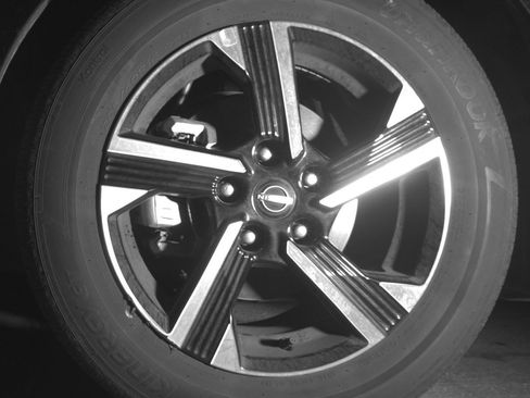 Used 2025 Nissan Sentra SV FWD image 12
