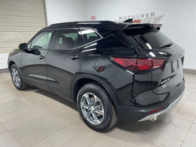 Used 2024 Chevrolet Blazer LT w/ Convenience Package AWD/4WD image 4