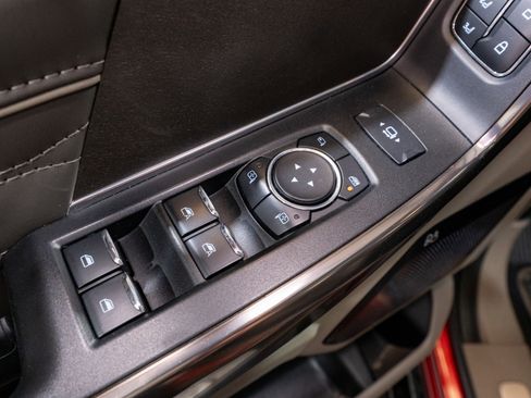 Used 2025 Ford F250 Platinum w/ Platinum Plus Package image 17