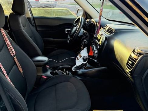 Used 2018 Kia Soul image 16