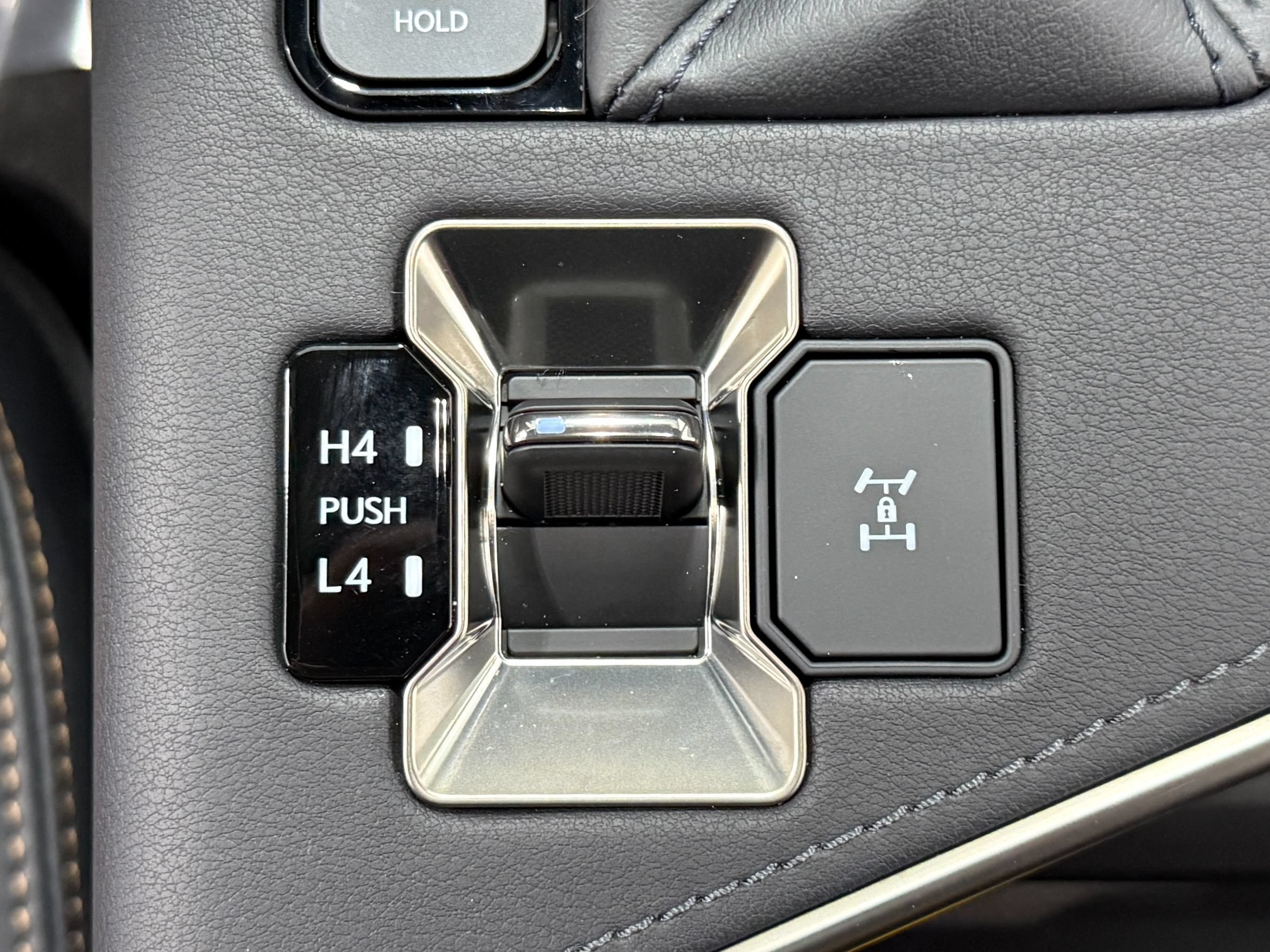 Used 2025 Lexus GX 550 w/ Accessory Package (Z1) AWD/4WD image 33