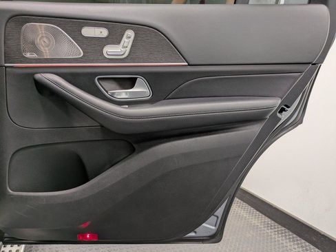 Used 2021 Mercedes-Benz GLS 580 4MATIC image 24