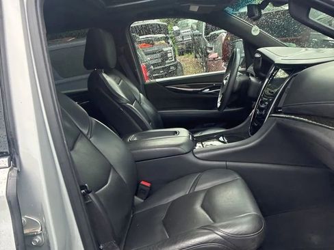 Used 2017 Cadillac Escalade ESV Platinum AWD/4WD image 15