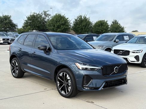 New 2026 Volvo XC60 B5 Plus w/ Protection Package Premier image 3