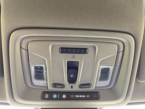 Used 2024 GMC Sierra 1500 SLT w/ SLT Premium Plus Package RWD image 39
