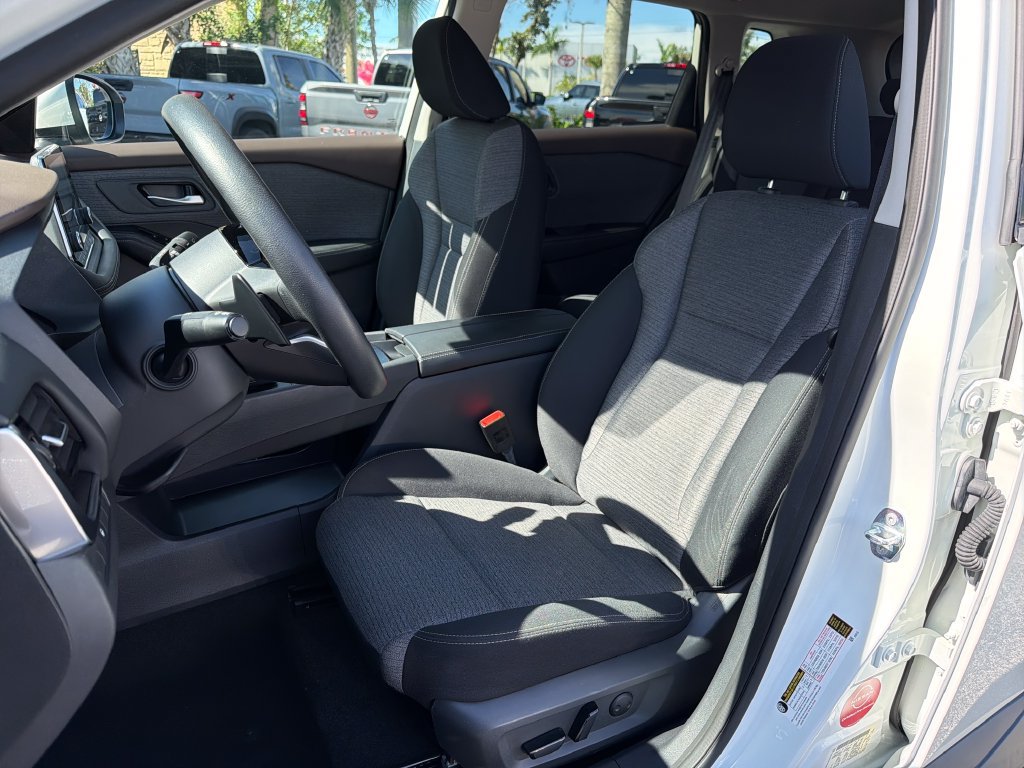 Used 2021 Nissan Rogue SV FWD image 30