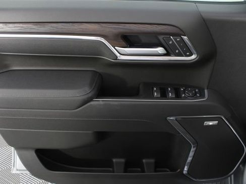 New 2026 GMC Sierra 1500 SLT image 14