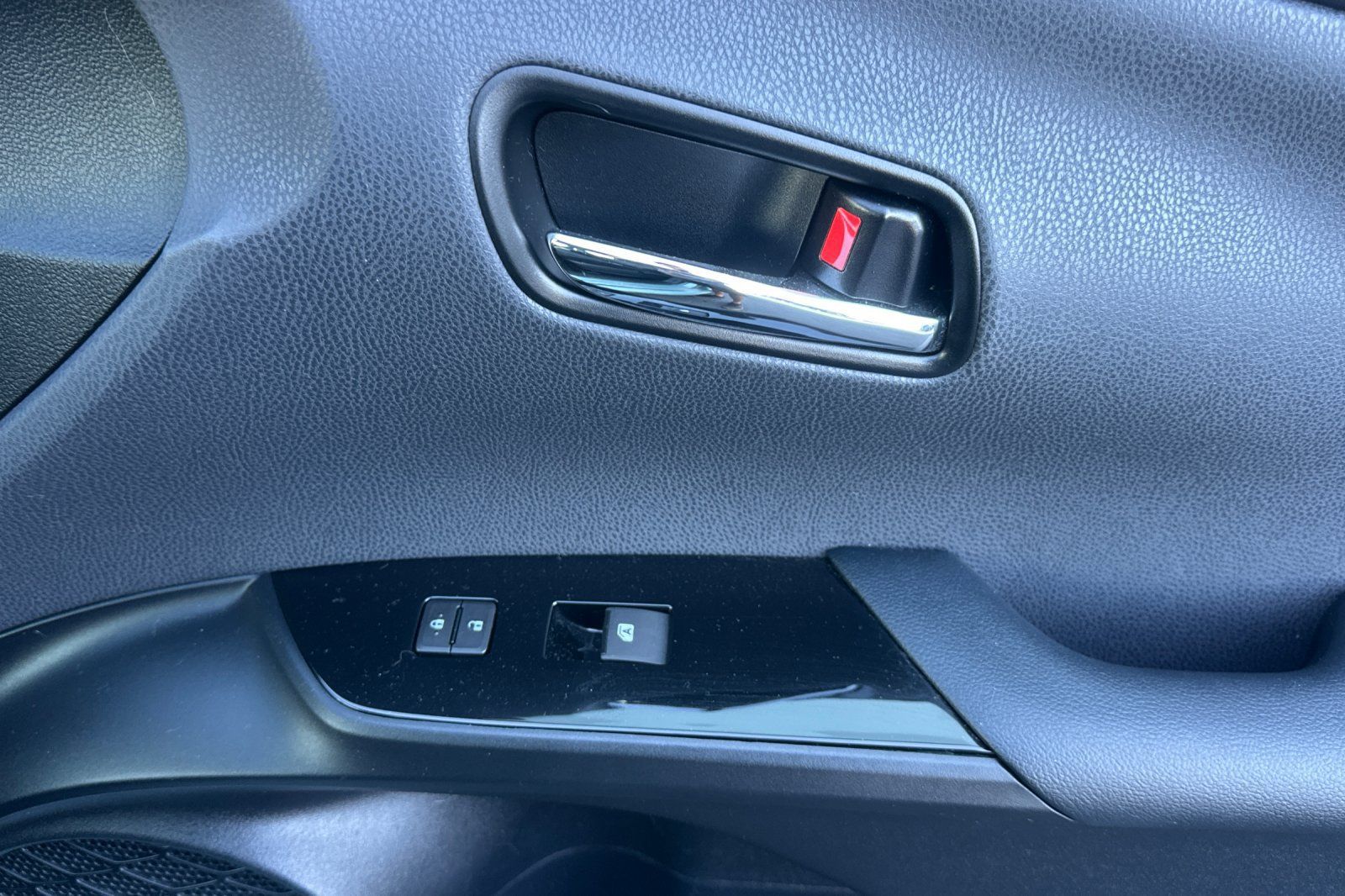 Used 2016 Toyota Prius Three FWD image 21