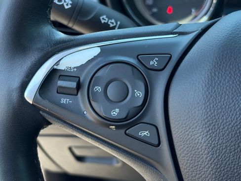 Used 2019 Buick Envision Essence w/ LPO, Active Package FWD image 21