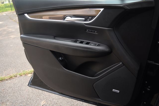 Used 2019 Cadillac XT5 Platinum AWD/4WD image 20