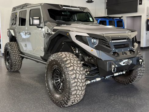 Used 2021 Jeep Wrangler Unlimited Rubicon image 2