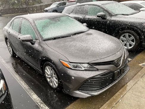 Used 2020 Toyota Camry LE w/ Carpet Mat Package image 4