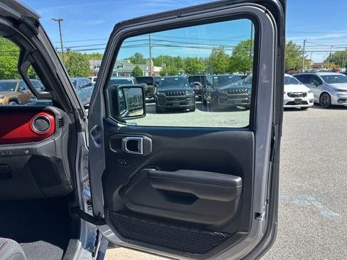Used 2021 Jeep Wrangler Unlimited Rubicon w/ Safety Group AWD/4WD image 12