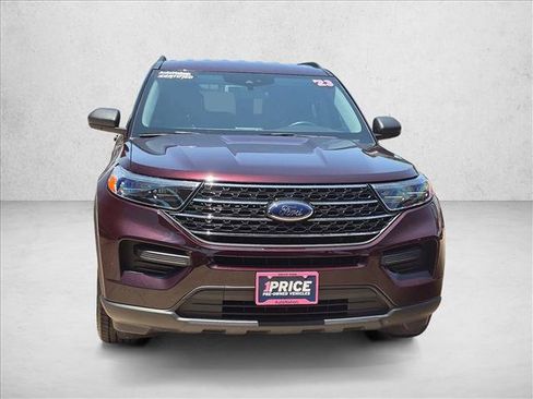 Used 2023 Ford Explorer XLT RWD image 2