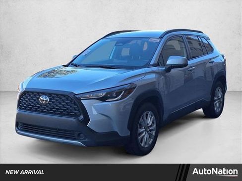 Certified 2024 Toyota Corolla Cross LE image 1