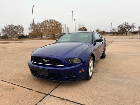 Used 2014 Ford Mustang Coupe image 5