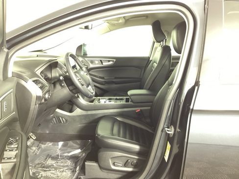 Used 2024 Ford Edge SEL w/ Convenience Package image 17