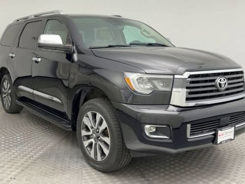 Used 2018 Toyota Sequoia Limited w/ Safety & Convenience Package AWD/4WD image 8