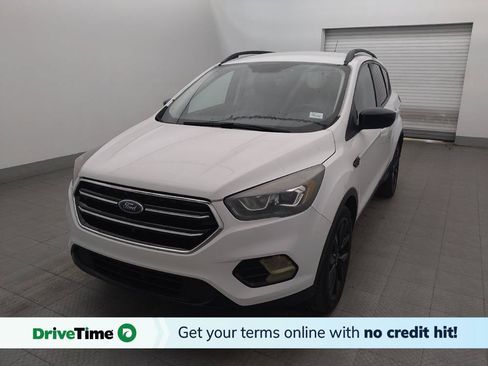 Used 2017 Ford Escape SE w/ Equipment Group 201A FWD image 1
