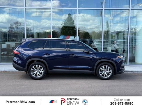 Used 2025 Toyota Grand Highlander AWD image 6