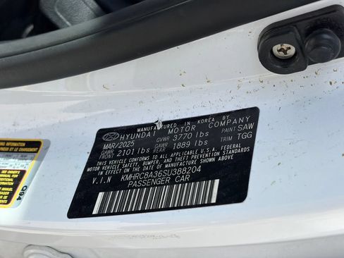 Used 2025 Hyundai Venue SEL FWD image 15